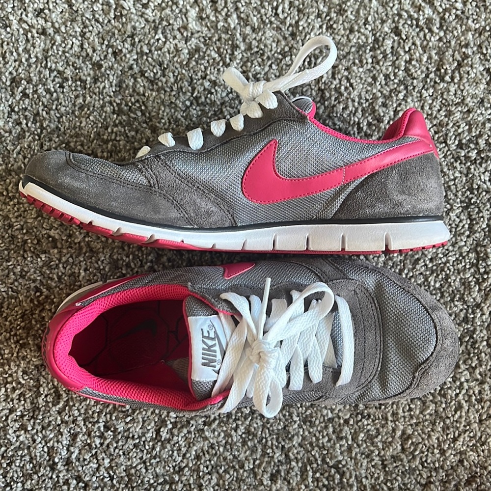 Nike Athleisure Minimally Worn Sneakers